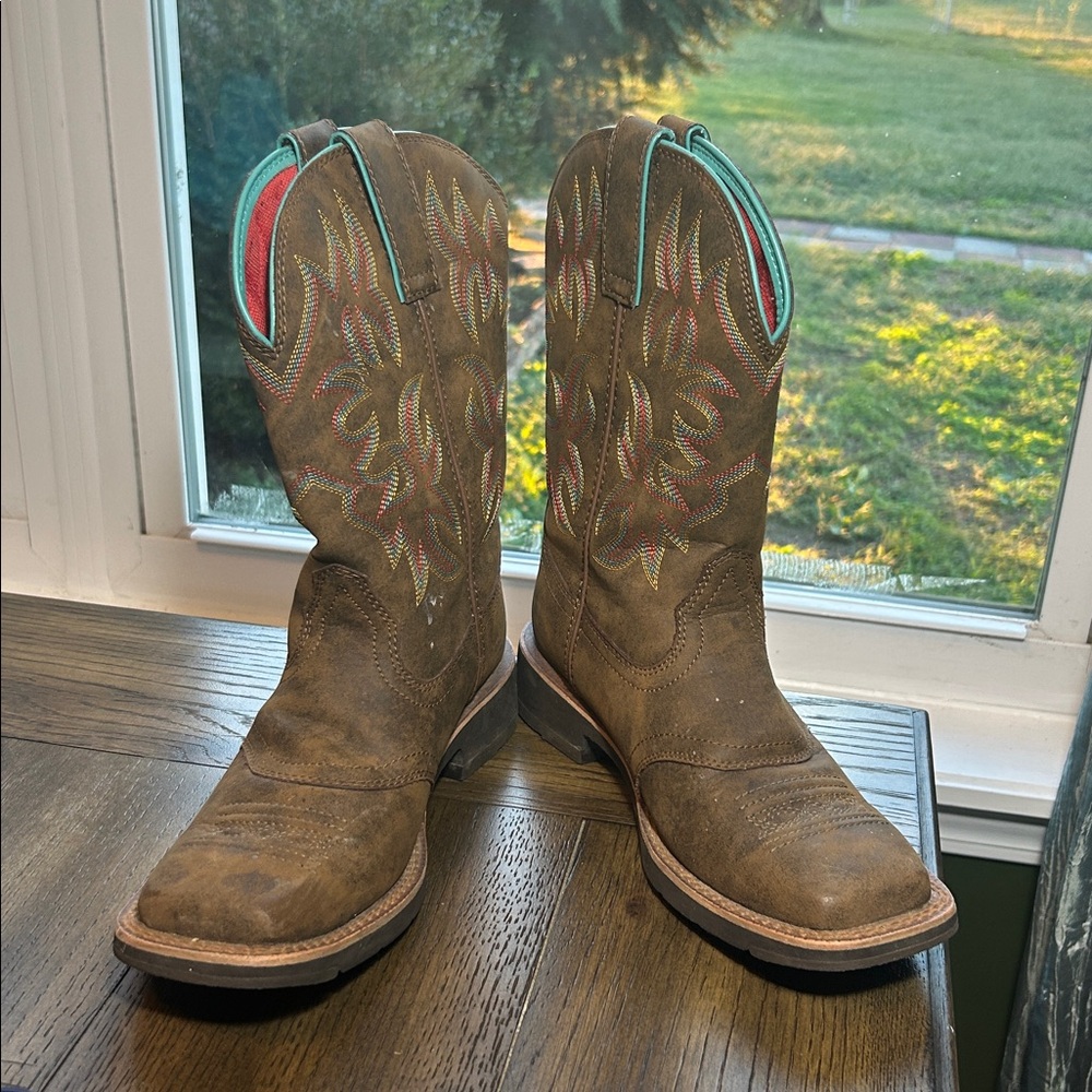 🔥📸Ariat kids square toe boots!